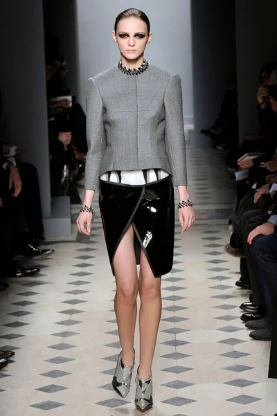Look 10